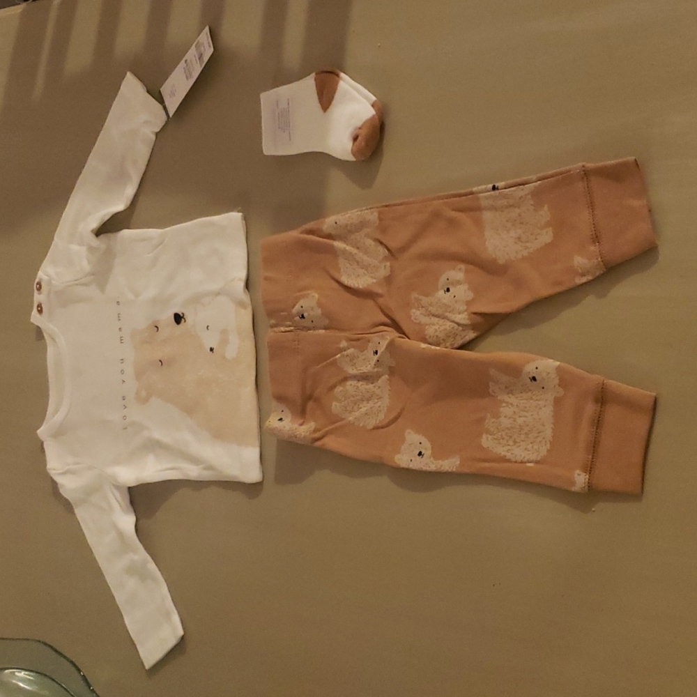 New Infant set.  6 mos.